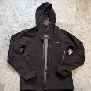 Patagonia Men's Black Goretex Pro Raincoat